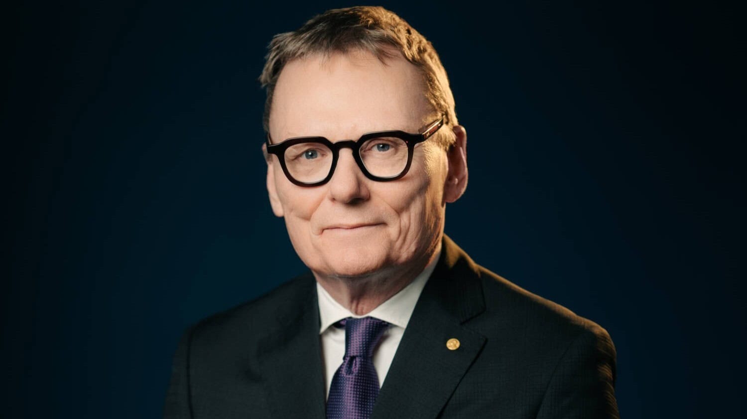 Nobel da Economia: “IA pode substiuir seres humanos e contribuir com a desigualdade”