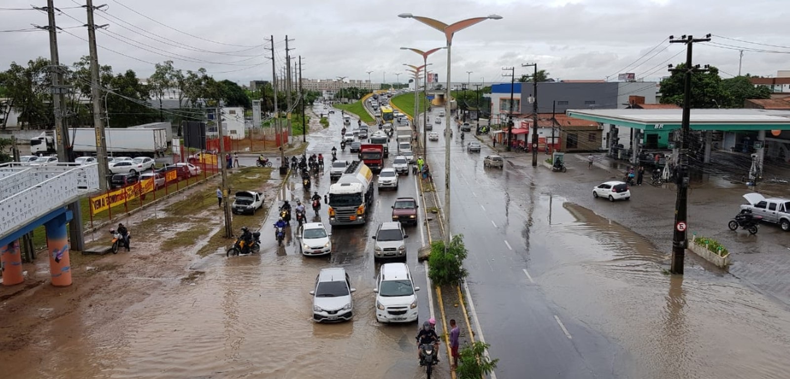 Fortaleza em Alerta: Chuvas Intensas Ampliam Riscos