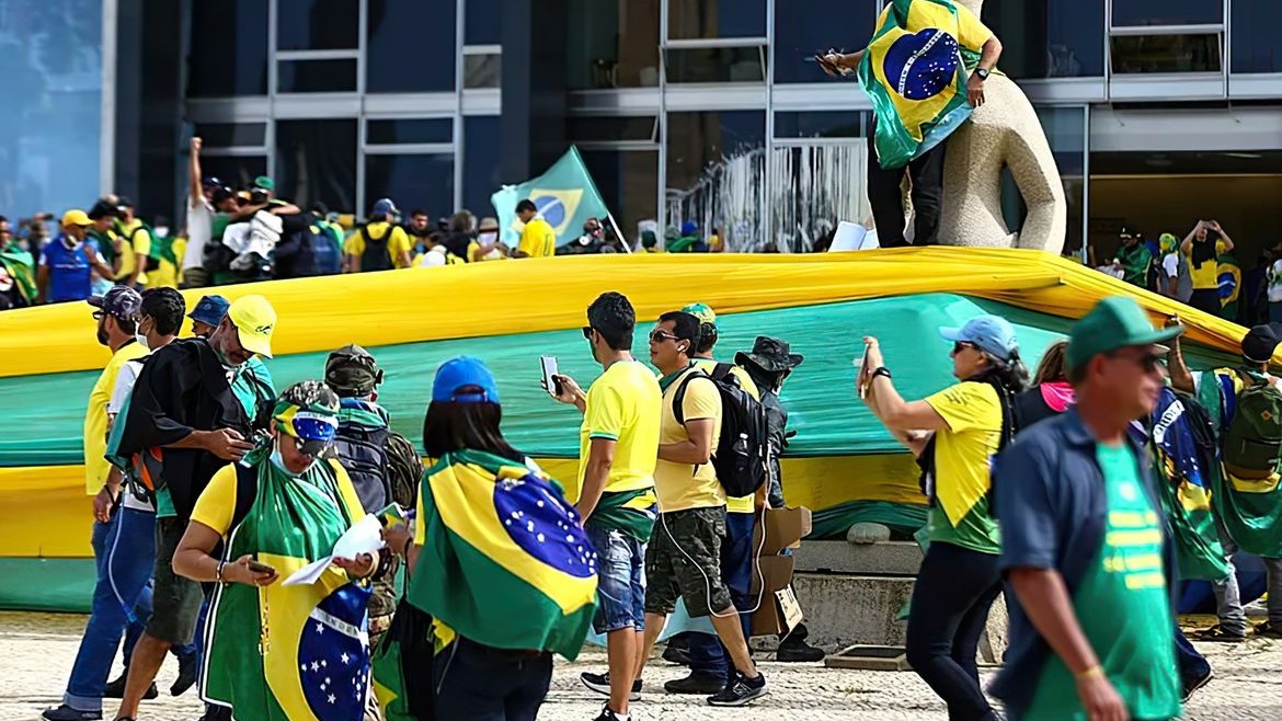 Pressão sobre Aliados que Apoiam Anistia a Golpistas do 8/1