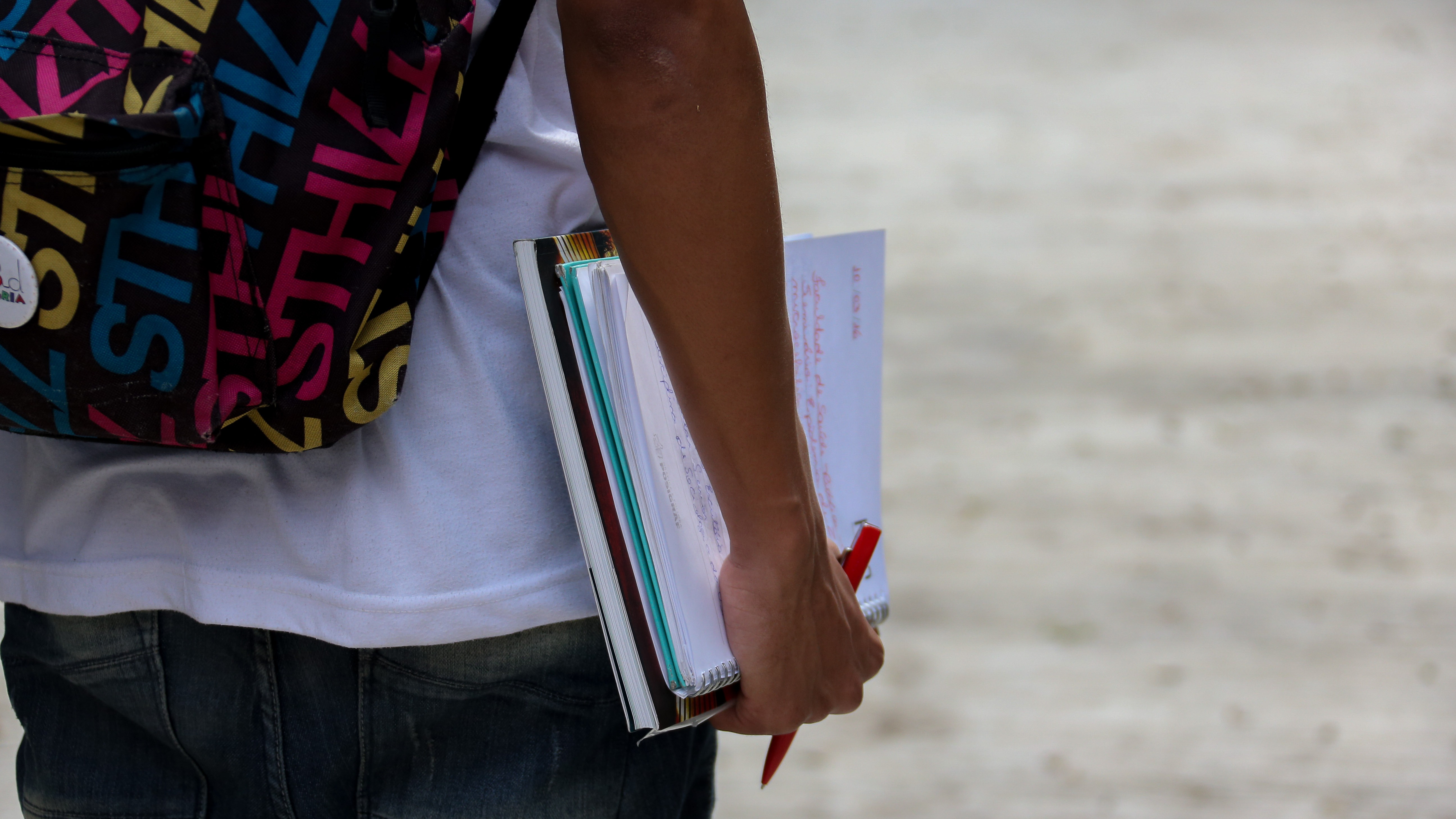 Ceará e outros estados terão cursinhos pré-vestibular gratuitos com bolsa de R$ 200