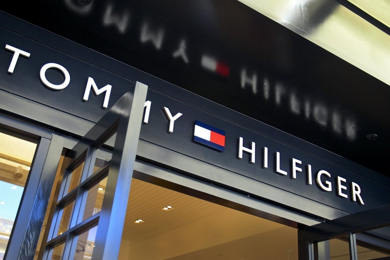 Tommy Hilfiger investe em parceria com filme &amp;amp;quot;F1&amp;amp;quot;