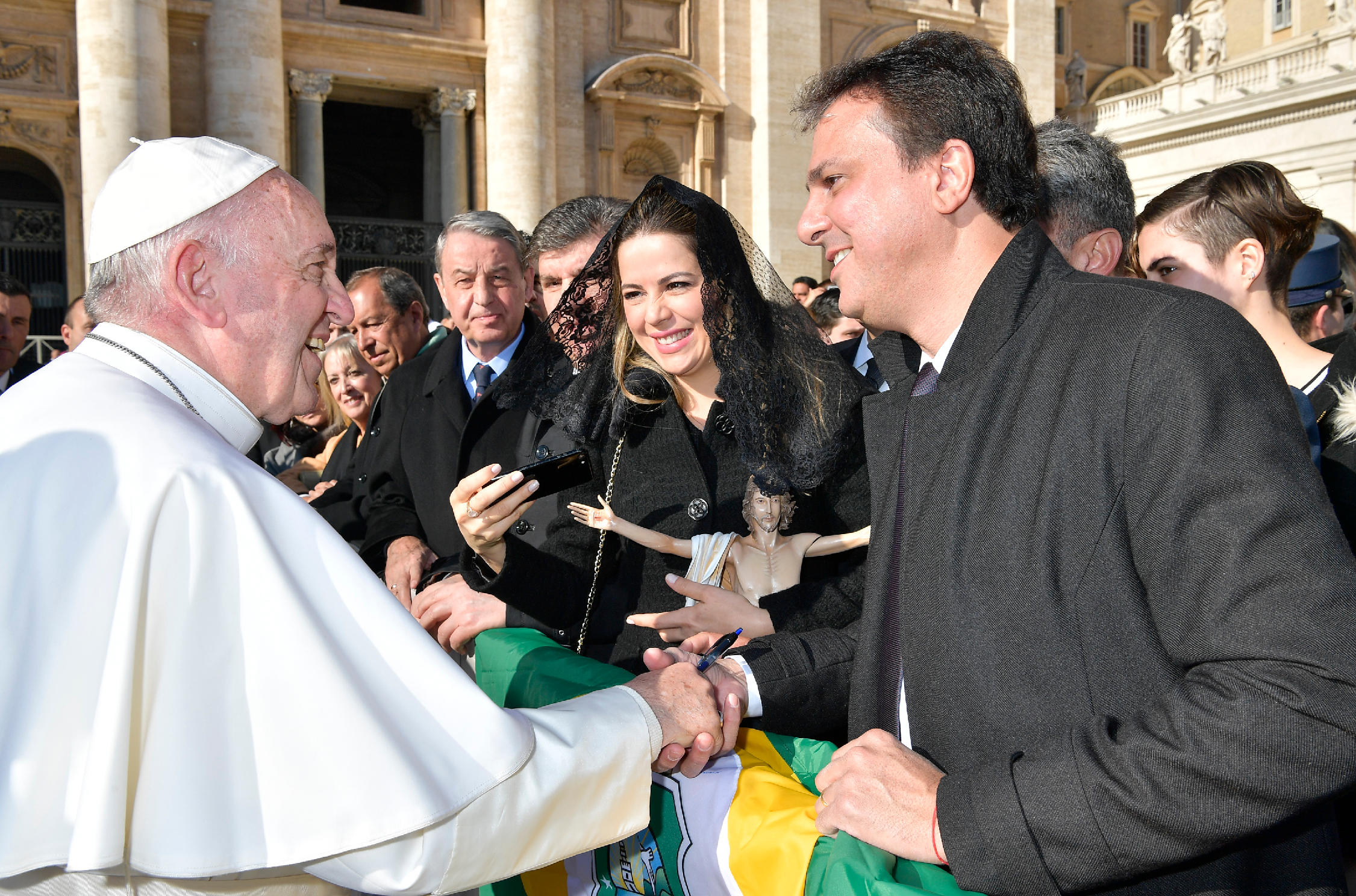 Ceará em Luto: Líderes Políticos e Religiosos Lamentam a Perda do Papa Francisco