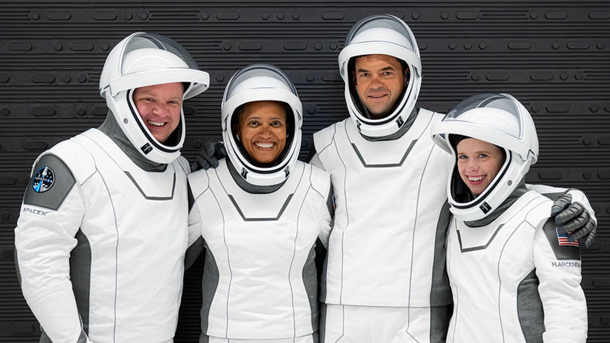 Missão da SpaceX Chega à Estação Espacial e Viabiliza Retorno de Astronautas &amp;amp;quot;Presos&amp;amp;quot; no Espaço