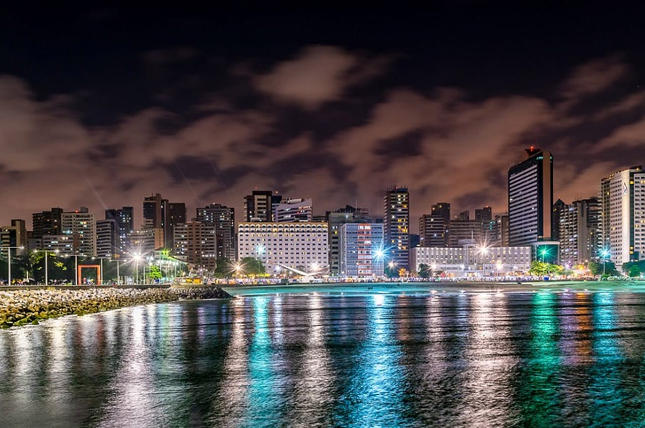 Beira Mar Turbina a Economia de Fortaleza: R$ 4 Milhões Diários e Milhares de Empregos Gerados em 2025!