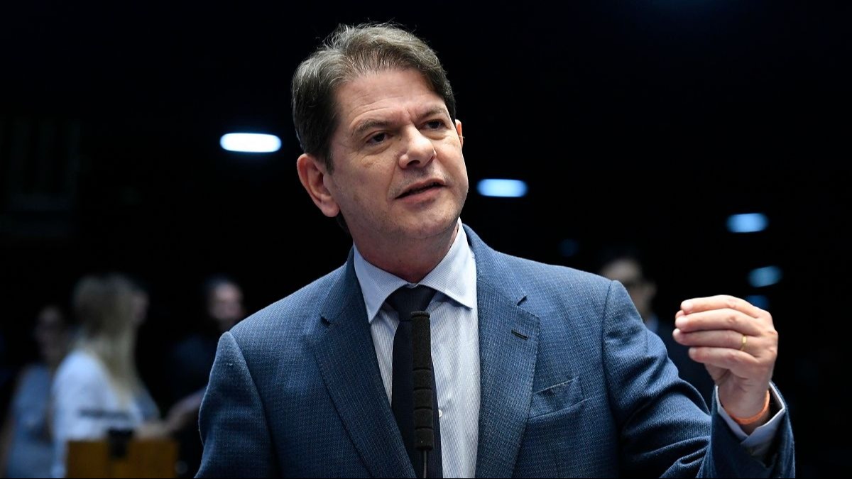 Cid Gomes convida deputados do PDT para migração ao PSB