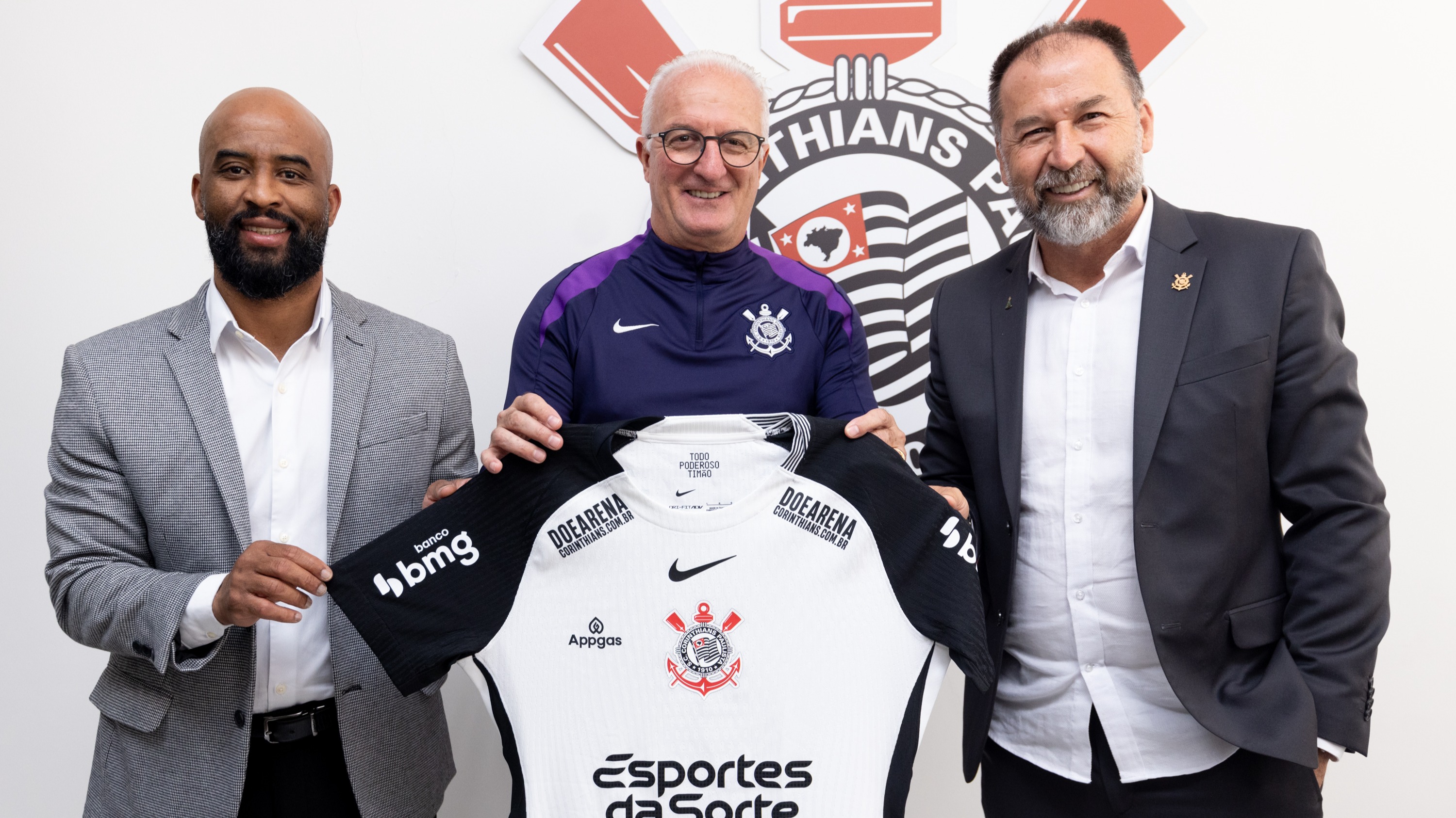 Dorival Júnior estreia pelo Corinthians em torneio que o projetou à Seleção