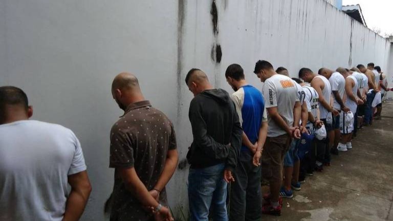 Violência policial contra torcedores do Cruzeiro no Mineirão gera revolta