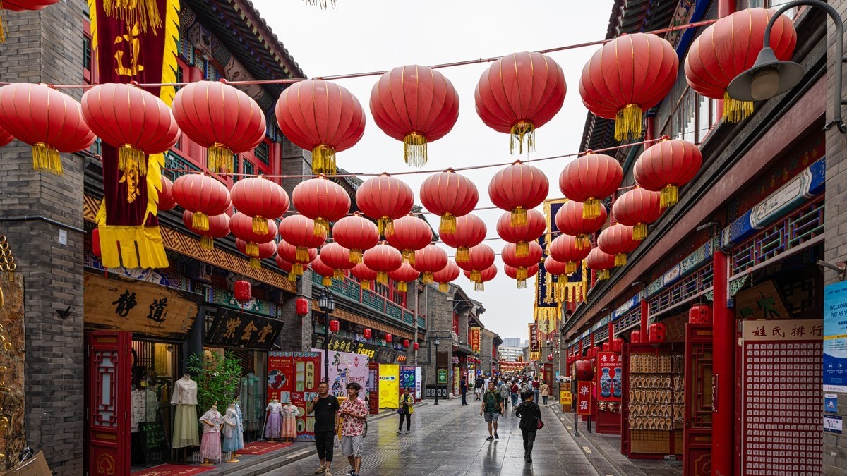 Trump defende tarifa de 80% sobre produtos chineses