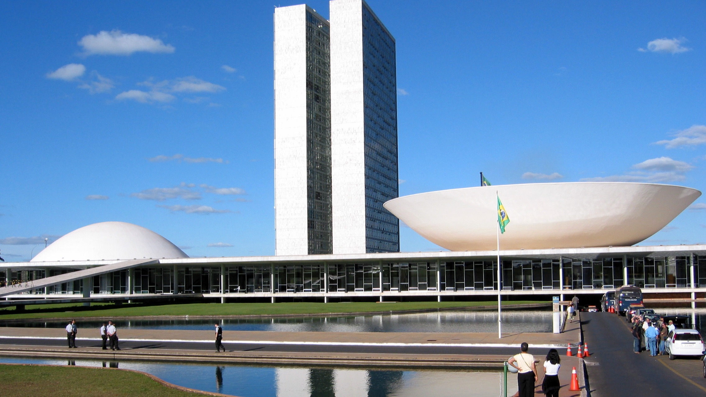 Congresso em recesso branco enquanto líderes viajam ao exterior