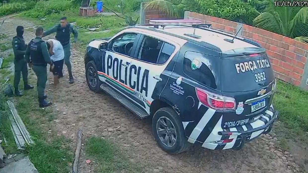 Câmeras Flagram PMs Dando &quot;Aula&quot; de Violência em Abordagem!