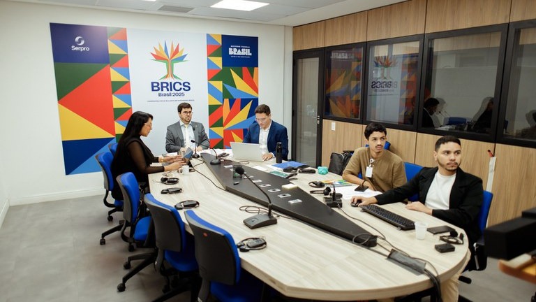 UFC Brilha no Cenário Internacional: Brasil Potencializa Parcerias com Gigantes do Brics na Educação!