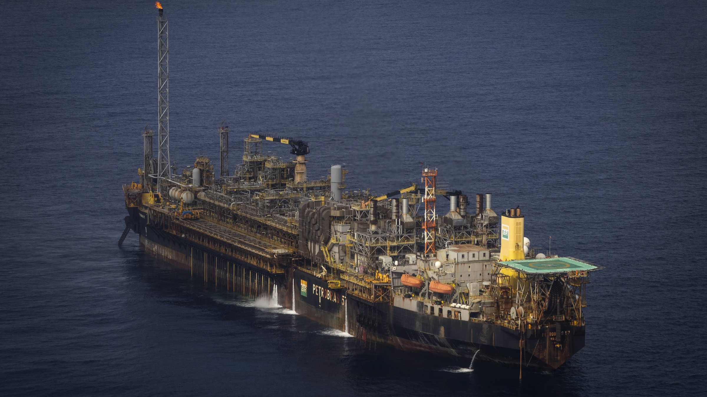 Gigante do Petróleo em Festa: Petrobras Anuncia Lucro de R$ 35 Bilhões e Turbina Investimentos no Pré-Sal!