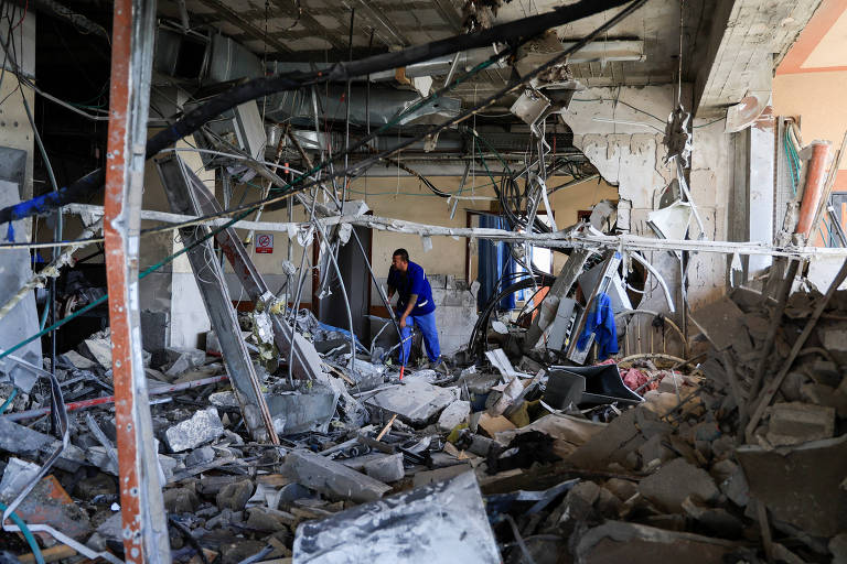 Gaza em Chamas: Israel Admite Bombardeio a Hospital e Hamas Reporta Morte de Jornalista!