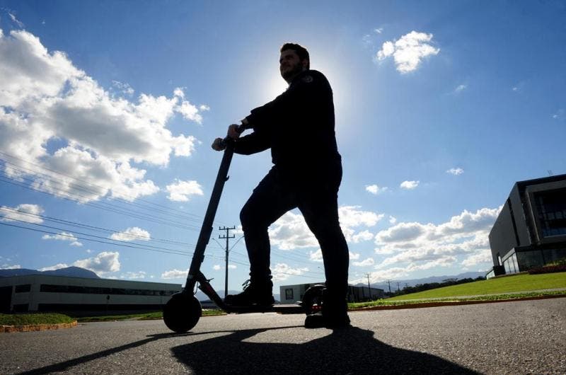 Chegou a Hora de Deslizar: Patinetes Elétricos Invadem as Ruas de Fortaleza!