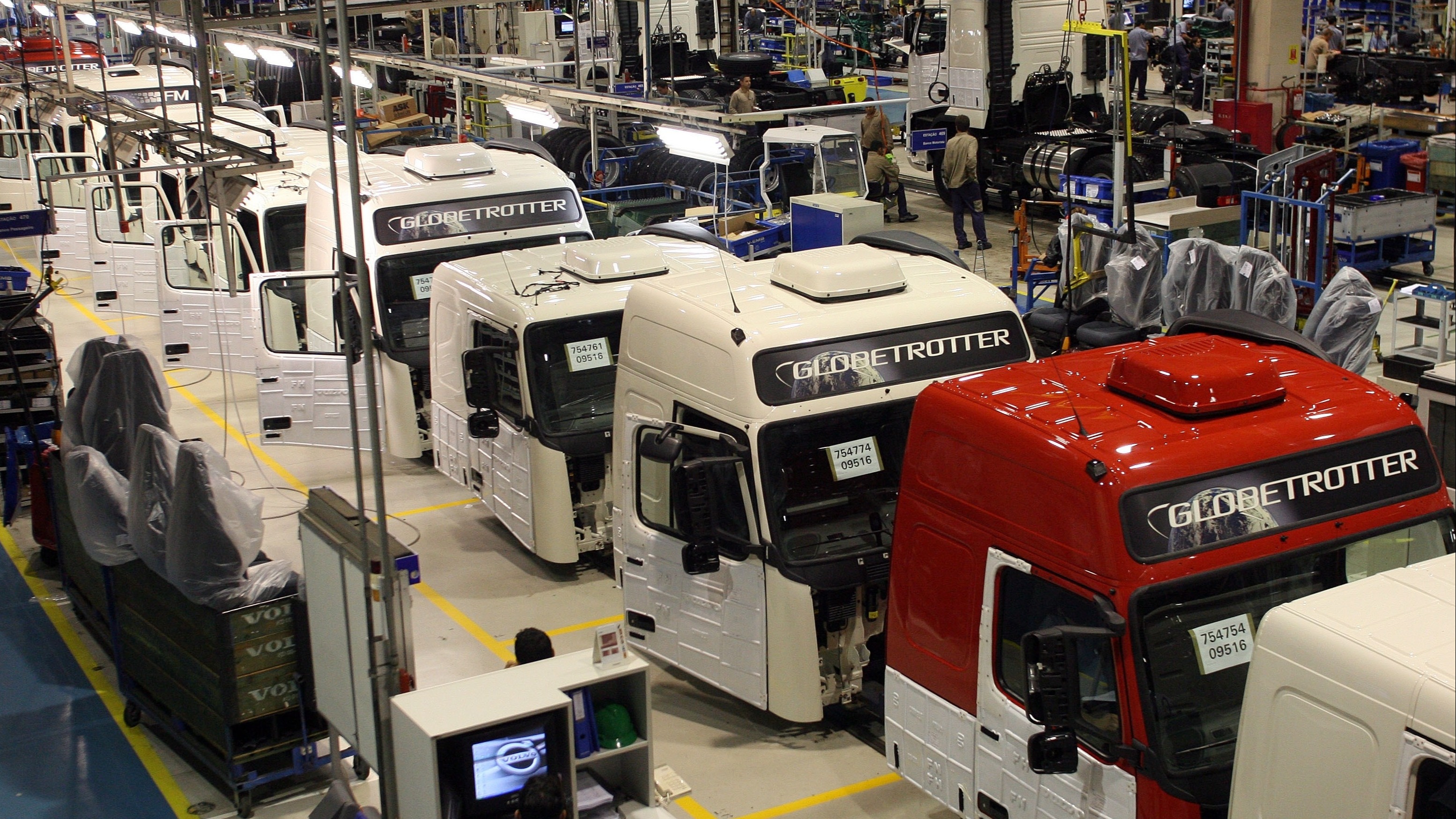 Volvo anuncia corte de 3 mil empregos