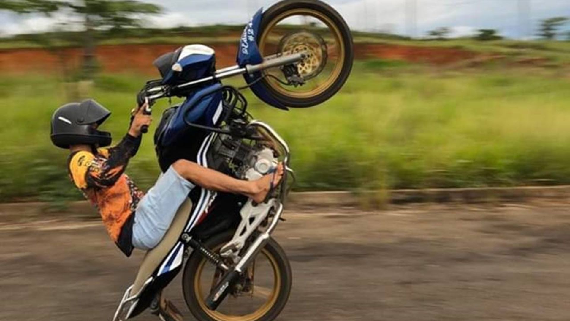 Juazeiro do Norte regulamenta prática do &quot;grau&quot; de moto em locais específicos