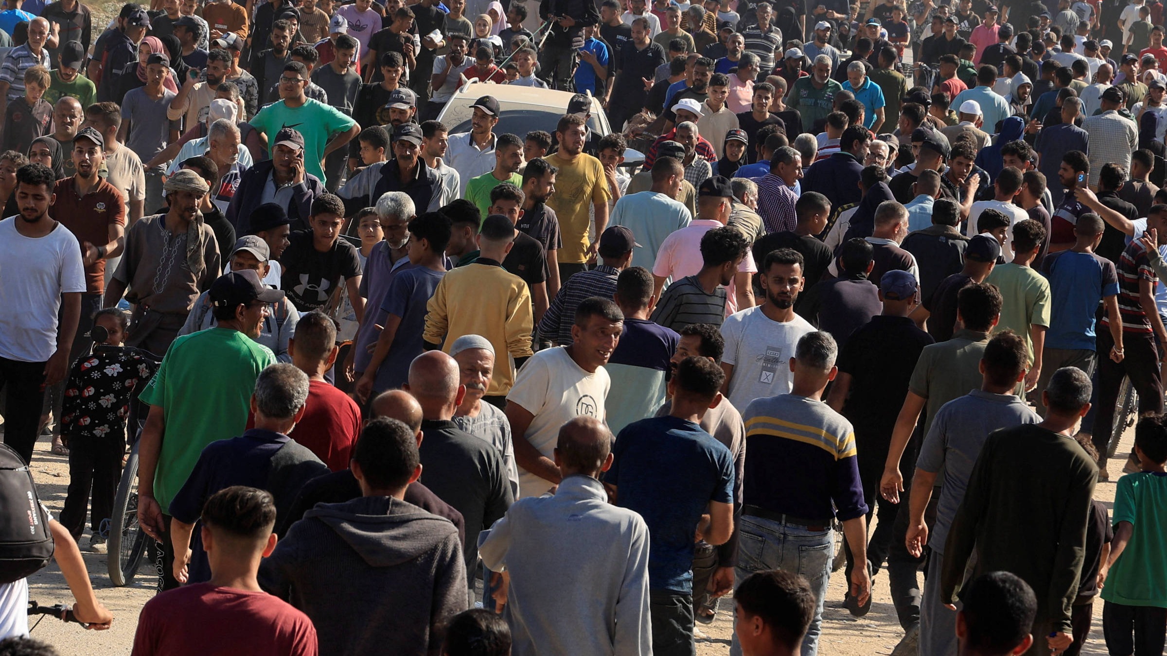 Crise humanitária atinge ponto crítico com invasão de armazém da ONU em Gaza