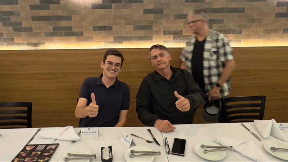 Bolsonaro retoma agenda política em Fortaleza com almoço estratégico
