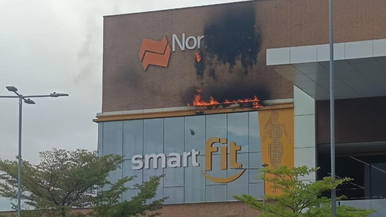 Shopping em Maracanaú tem princípio de indêndioem Maracanaú, mas sem vítimas