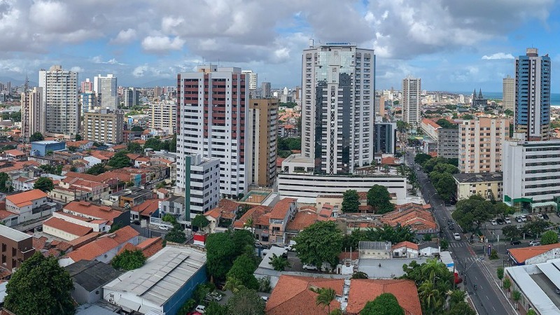 Barão de Studart: uma avenida em busca de sua nova identidade