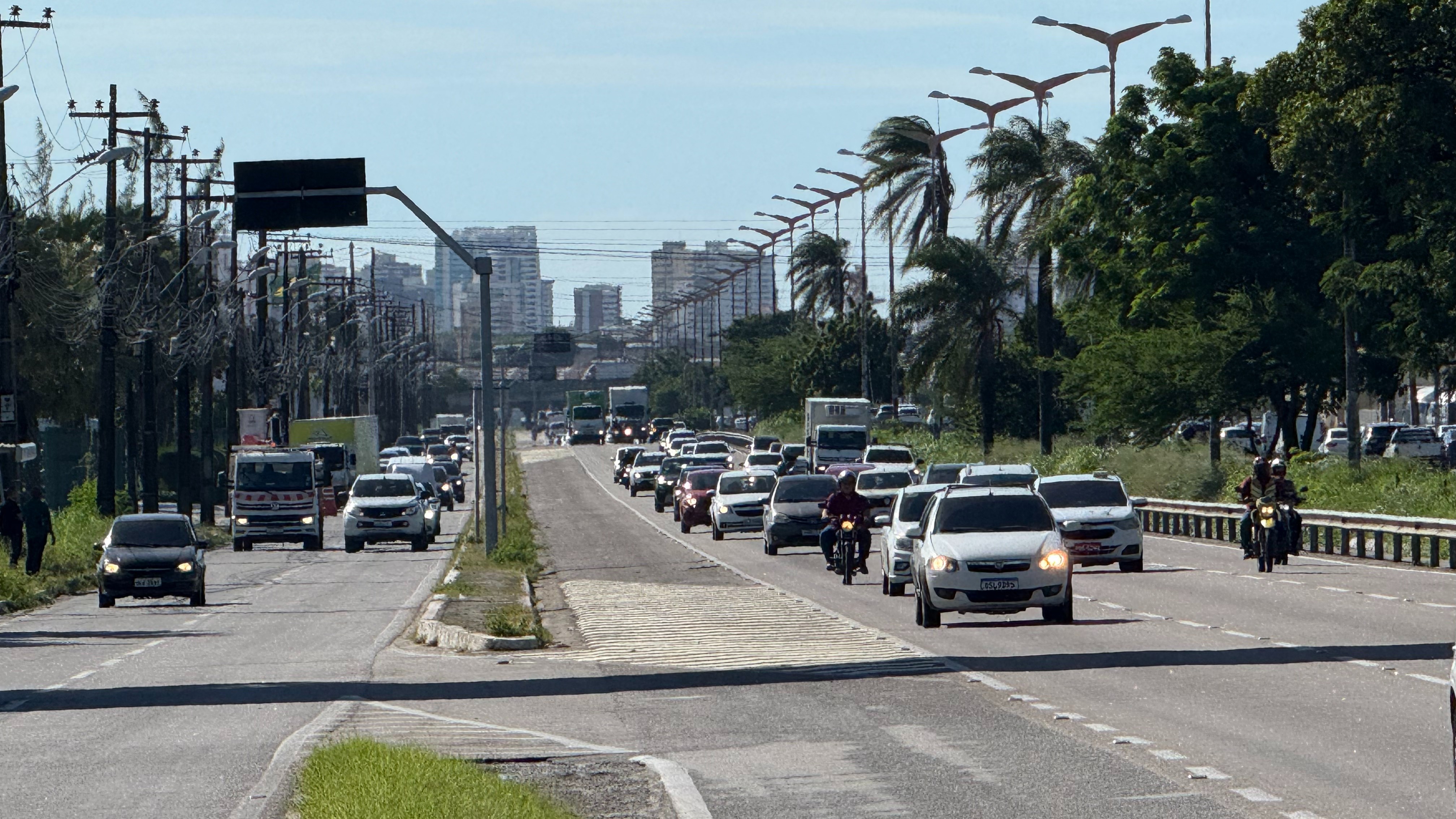 Ruas de Fortaleza receberão redes de alta tensão: entenda o impacto e as áreas afetadas