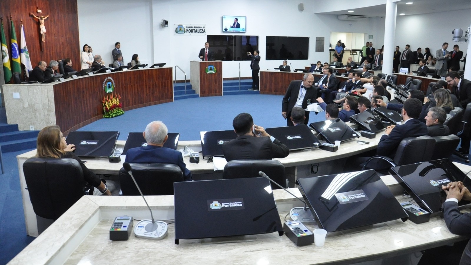Câmara de Fortaleza aprova projeto polêmico sobre servidores da extinta Fagifor