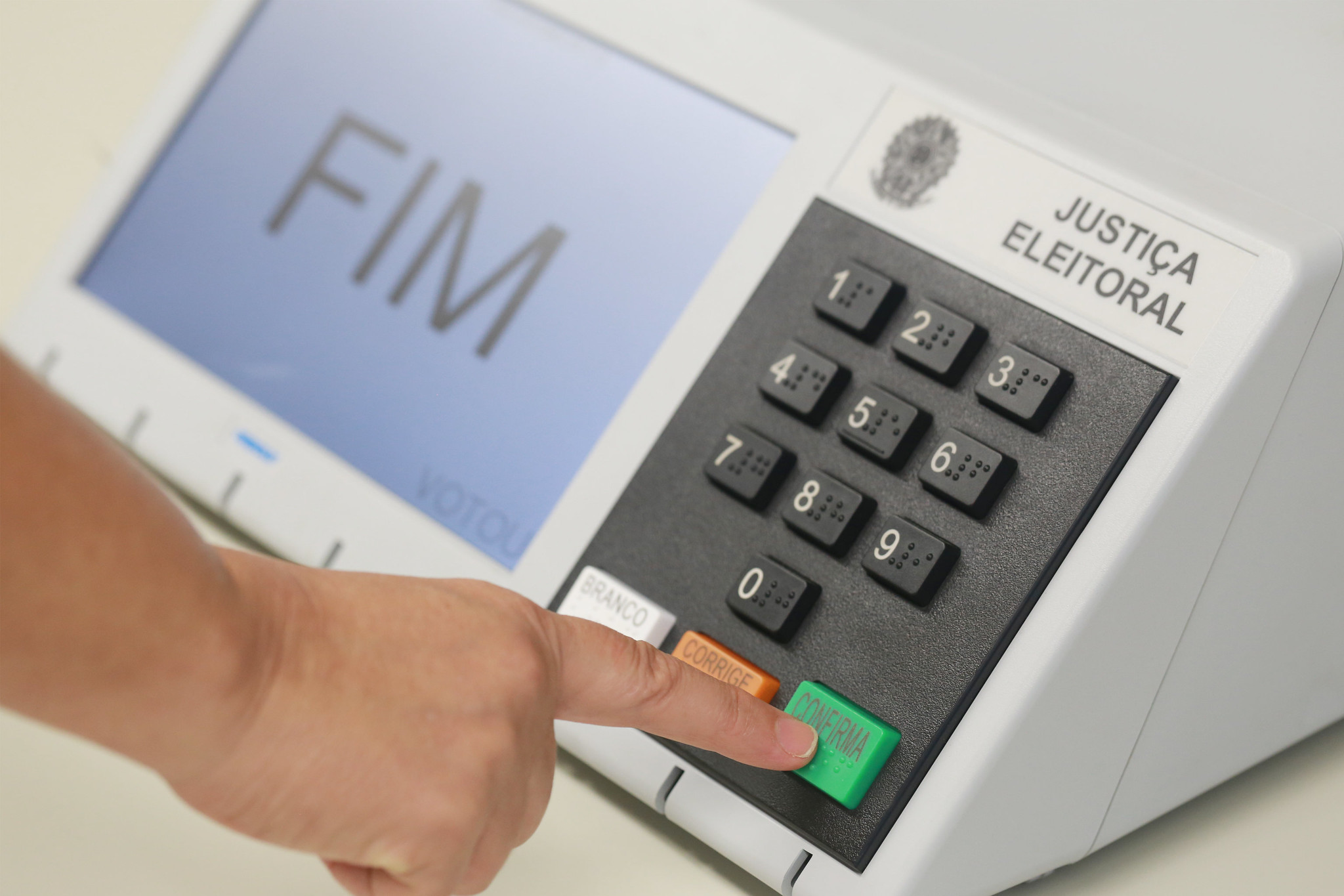 Por Trás das Cortinas: O Que os Políticos Não Querem Que Você Saiba Antes das Eleições!