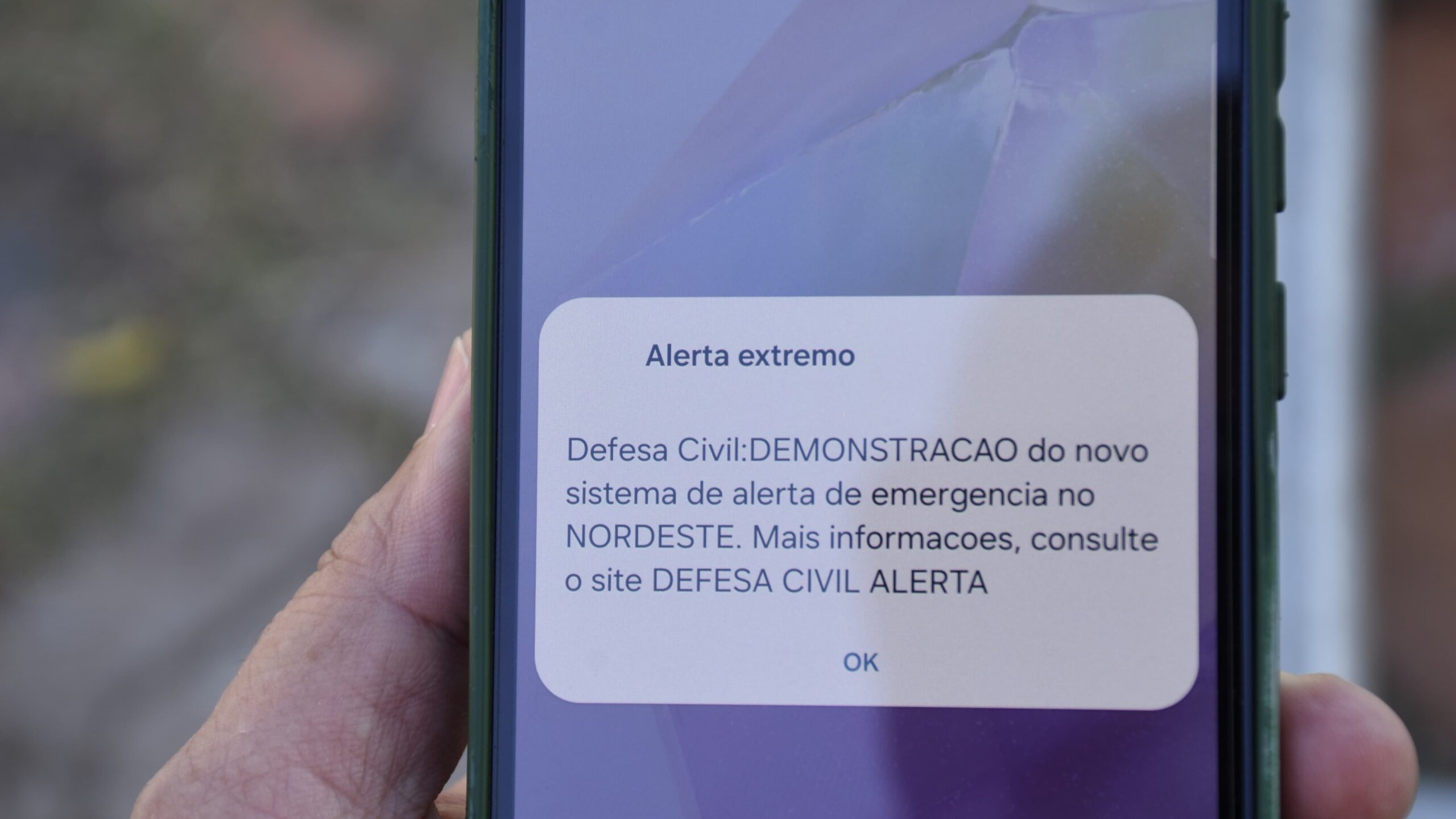 Defesa Civil Alerta: Seu Celular Vai Virar Sirene em Caso de Desastre no Ceará!