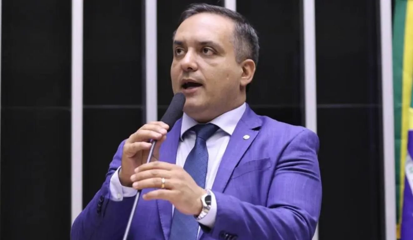 A Queda Meteórica de um Prefeito em Ascensão