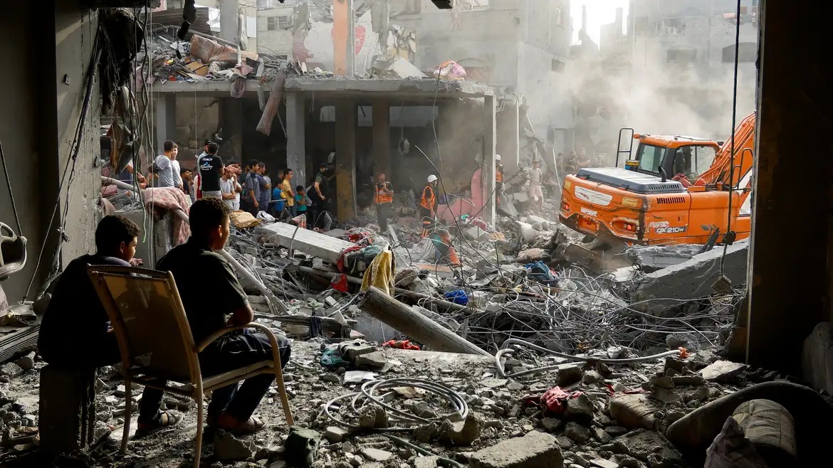 Imagem de destaque: Escalada de violência em Gaza: ataque a hospital mata 20, incluindo quatro jornalistas