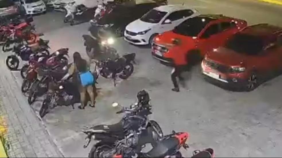 Imagem de destaque: Tensão na Calçada: Aluno de Academia é Executado em Emboscada; Policiais de Folga Capturam Suspeito