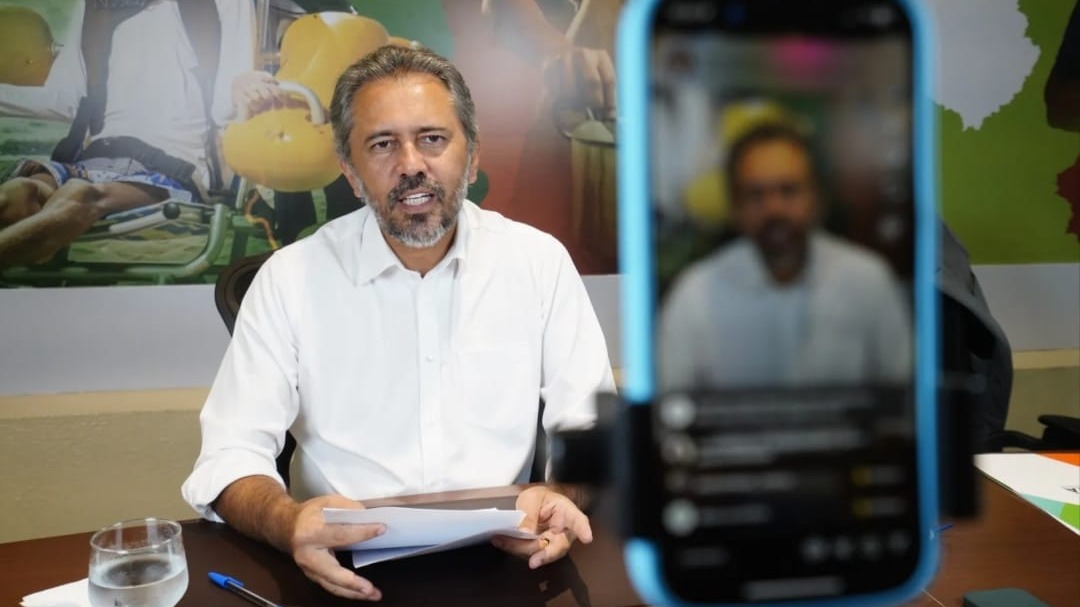 Imagem de destaque: ELMANO ANUNCIA CONCURSO PARA PROFESSORES DA REDE ESTADUAL DO CEARÁ EM 2026