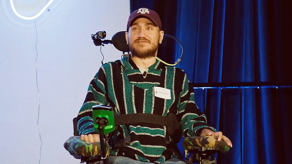 O homem que se torna pioneiro na interface cérebro-computador