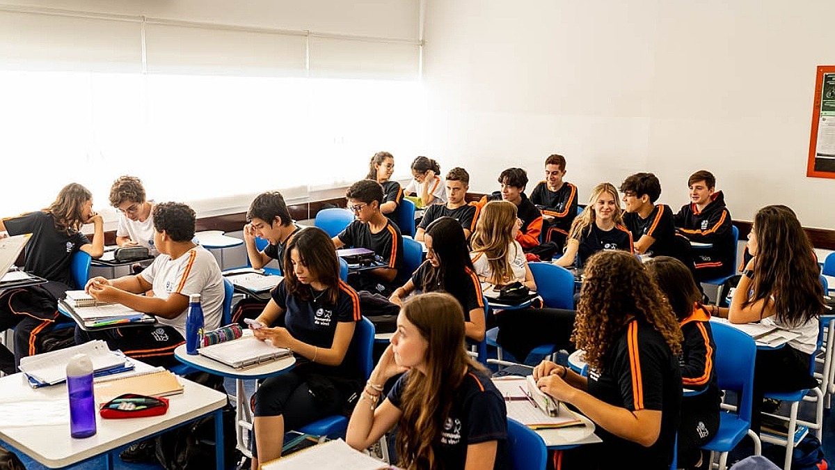 Celular na Sala de Aula Pode ou Não Pode? Conselho Nacional de Educação Define Novas Regras