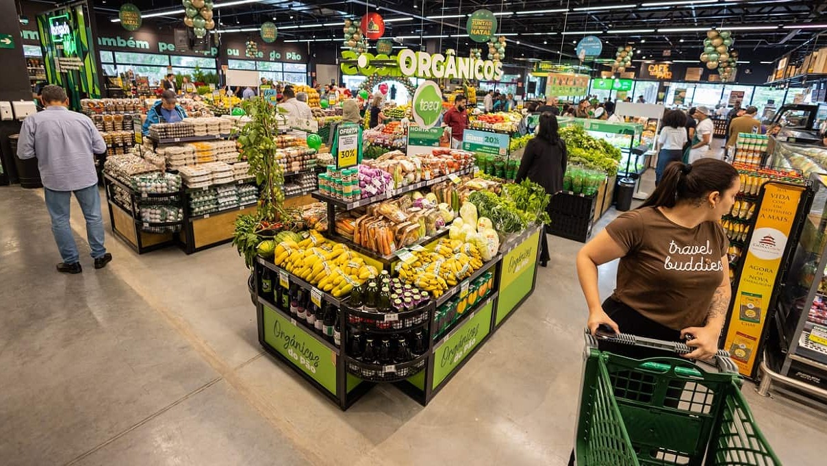 Leve recuperação da confiança do consumidor não apaga pressão de inflação e juros