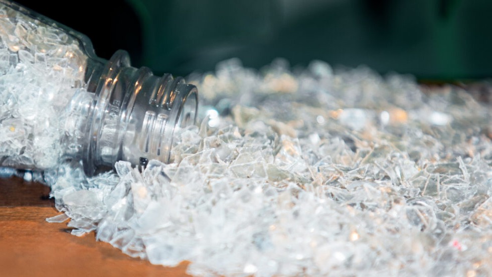 Reciclagem de PET no Brasil cresce, mas falta incentivo para impulsionar o setor