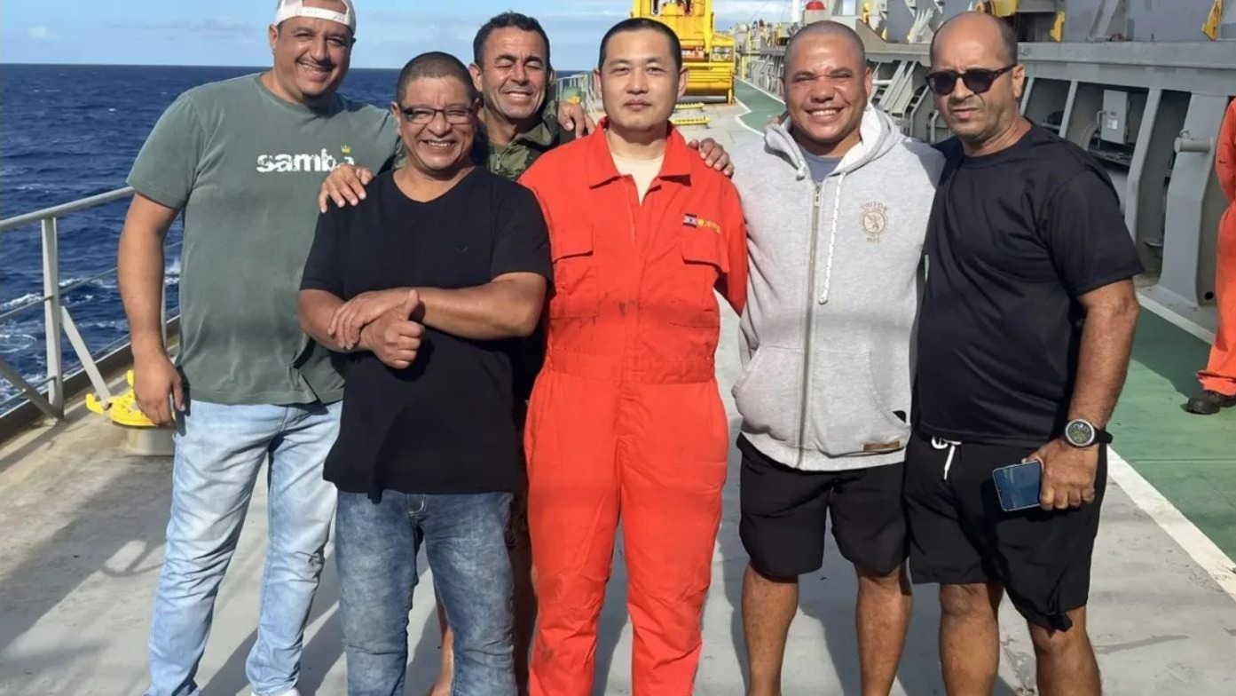 Milagre no Mar: Navio Chinês Resgata Brasileiros à Deriva na Costa de Sergipe