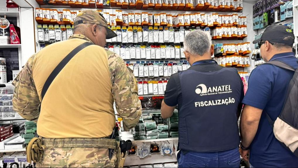 Centro de Fortaleza na Mira da Fiscalização: Operação Contra Produtos Falsificados Sacode Comércio Local