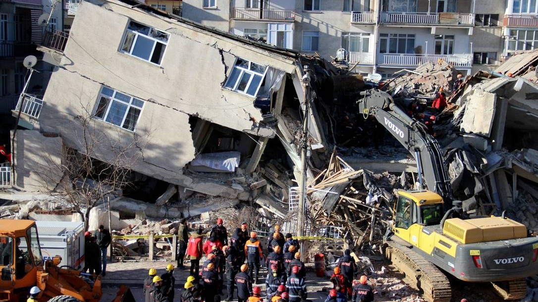 Terremoto de 7,7 em Mianmar