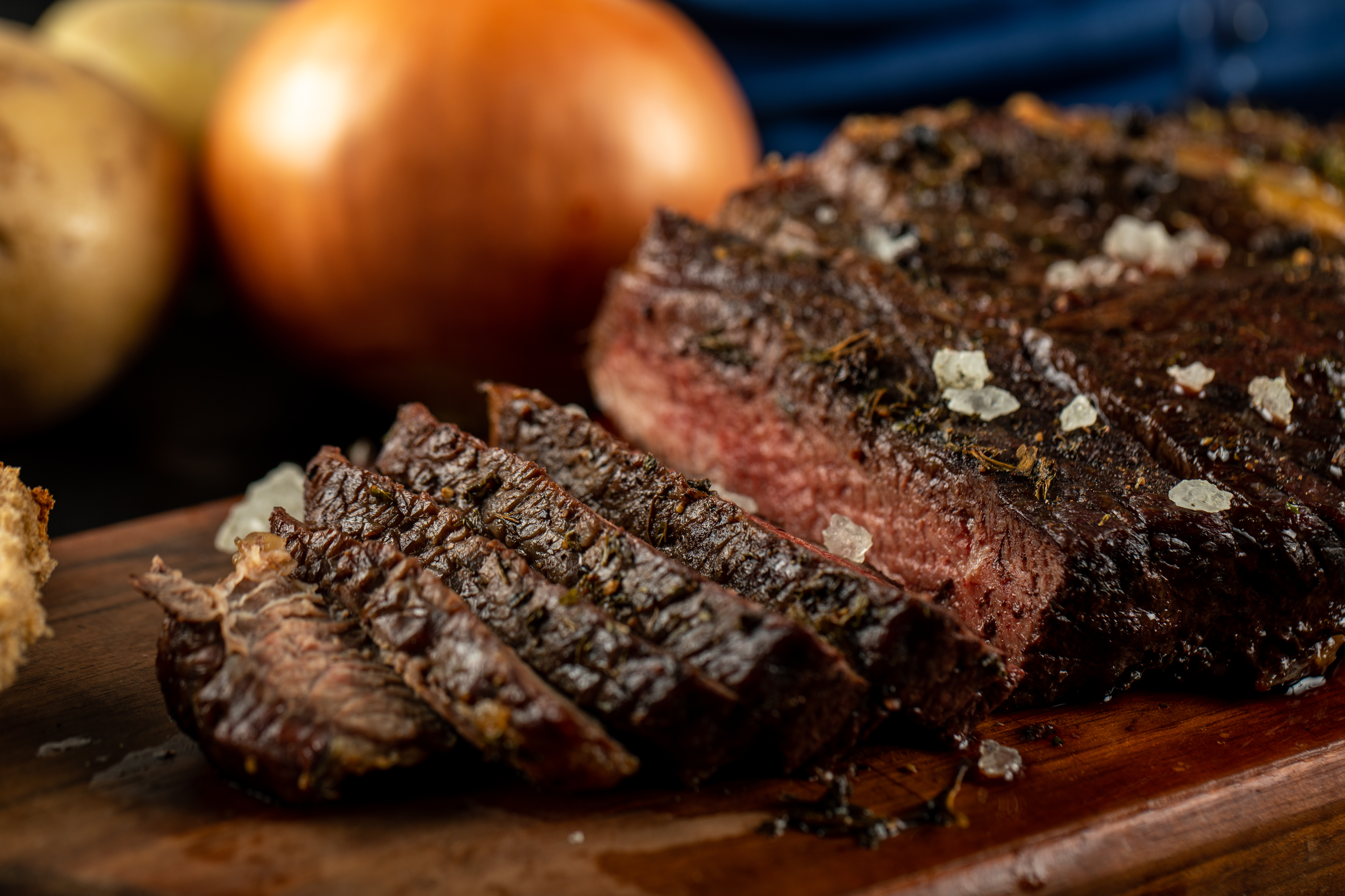 Qual a Carne Perfeita para um Bife Acebolado Suculento? Vem saber!