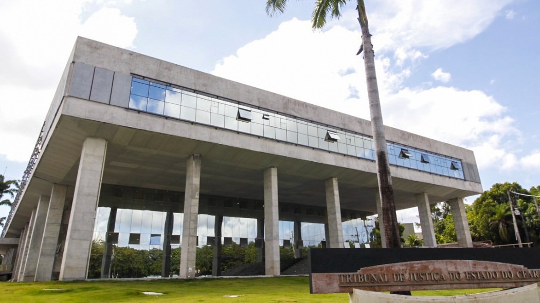 Justiça manda Cagece pagar mais de R$ 18 mil para idosa que teve conta de água com valores absurdos
