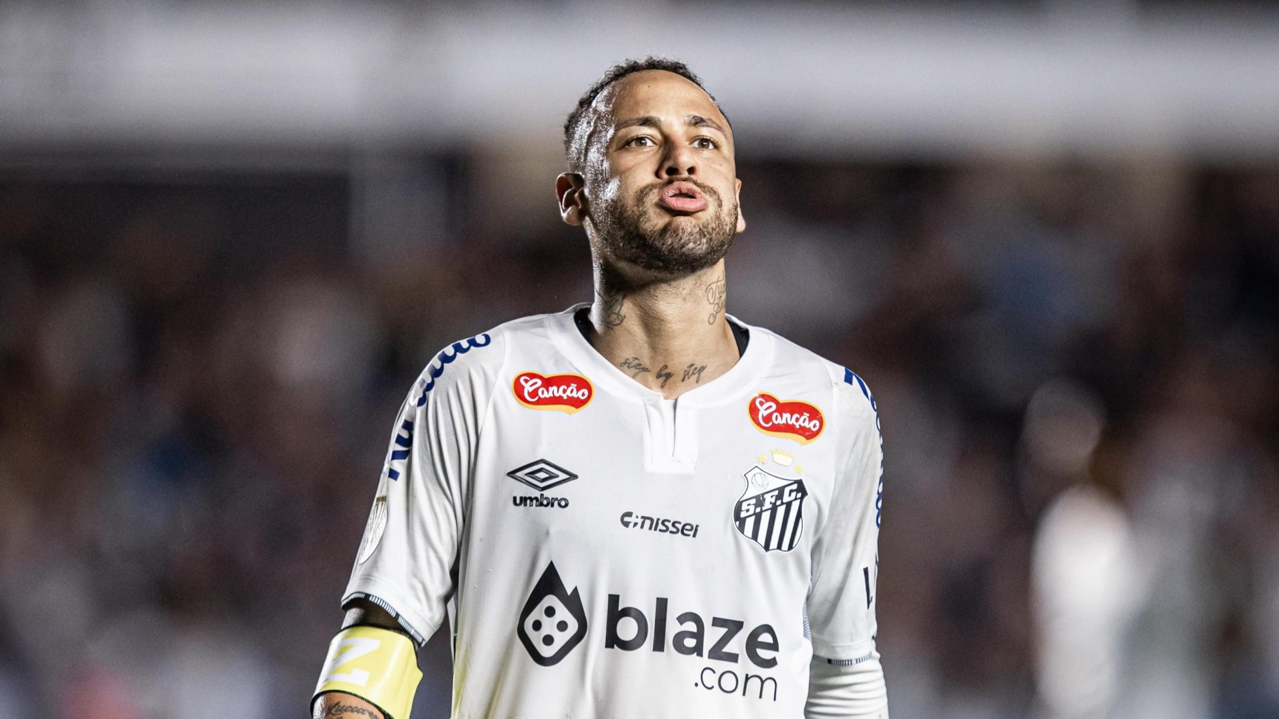 Santos enfrenta Vasco em estreia crítica do Brasileirão