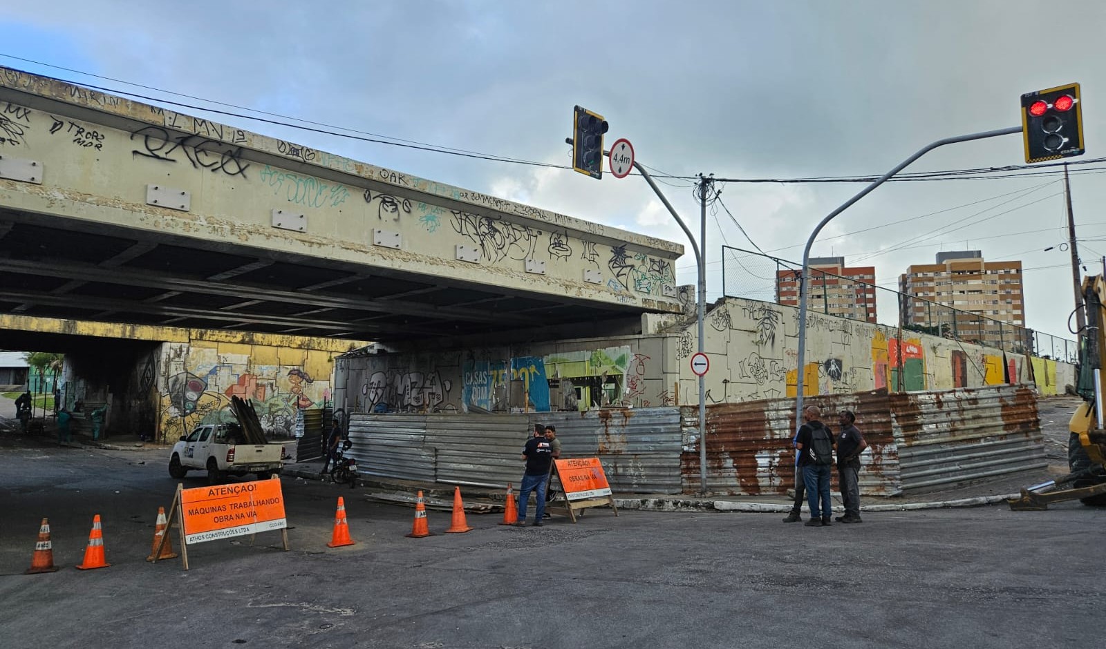 Prefeitura de Fortaleza remove ocupação irregular sob viaduto da Via Expressa
