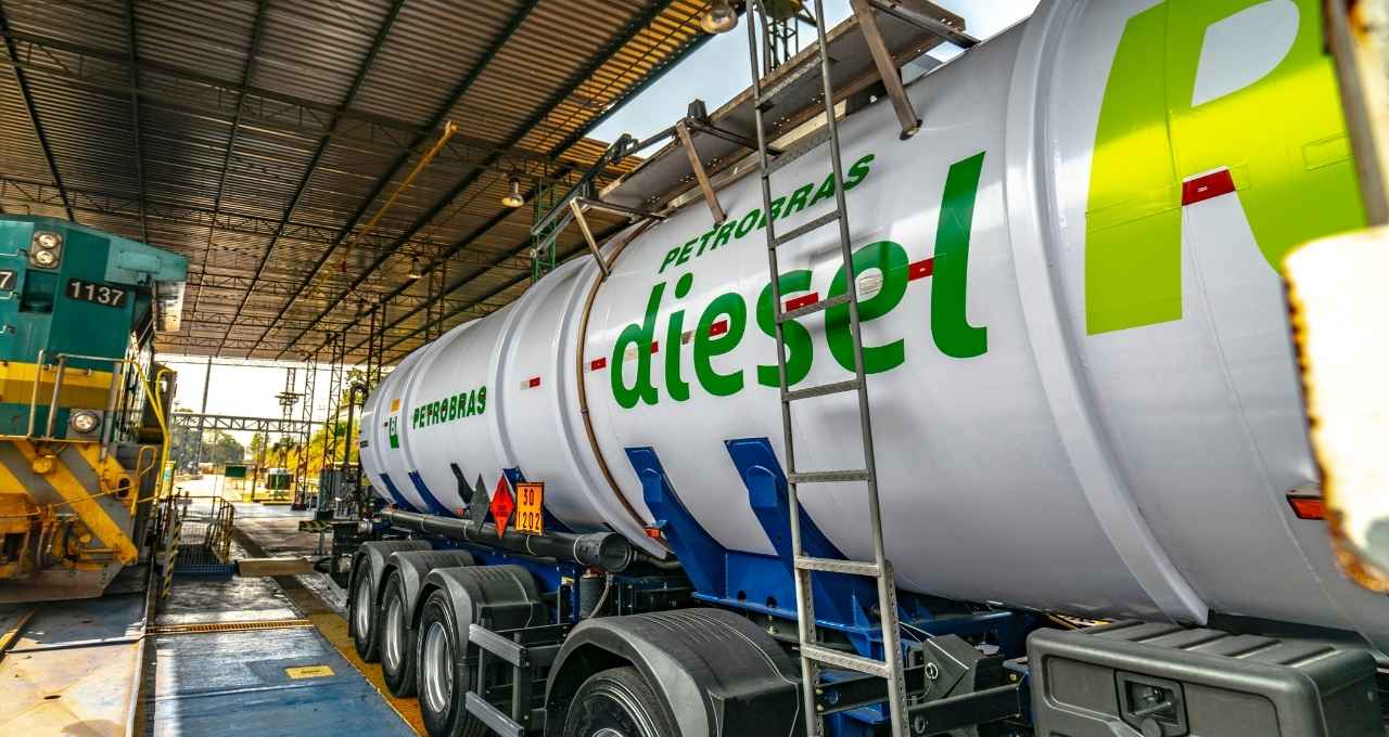 Boa Notícia no Bolso: Petrobras Anuncia Diesel Mais Barato a Partir de Amanhã!